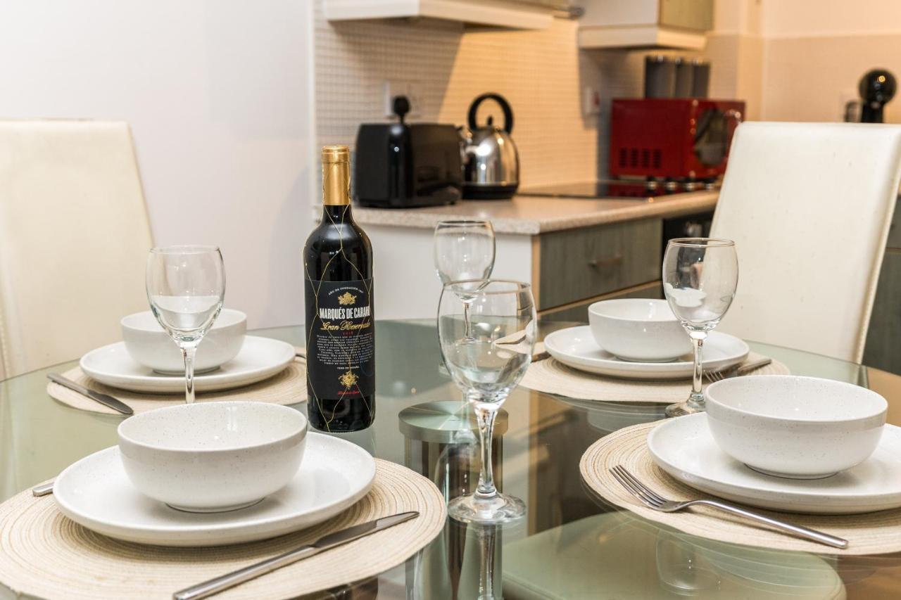 Fast Internet One Bedroom Apartment In Greater London, Id Required Exteriér fotografie
